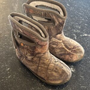 Bogs Kids Brown Camouflage Boots